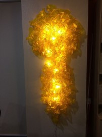 黄色玻璃喇叭花灯饰墙壁装饰